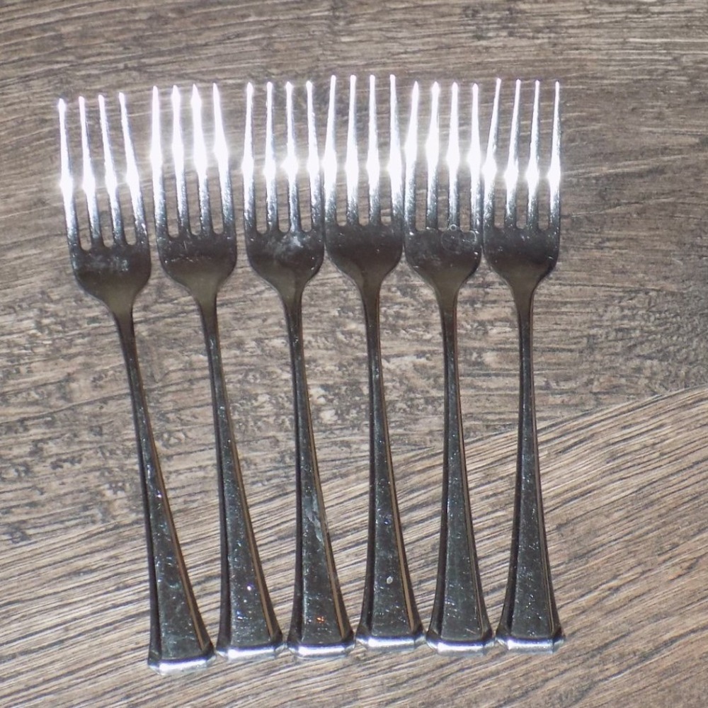 Oneida Dinner Forks Set of 6 Silver Stainless Steel USA Made Modern Flatware